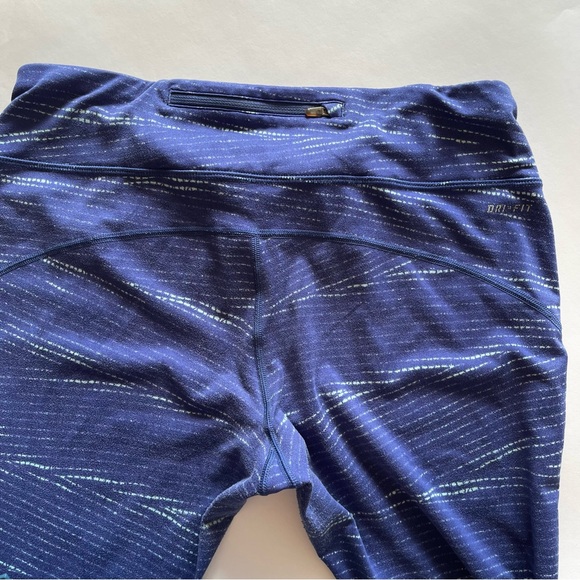 Nike ๐๐๐ ๐ ๐ข๐ง๐ ๐ฌ ๐๐ซ๐ข-๐
๐ข๐ญ ๐๐ฉ๐ข๐ ๐๐ฎ๐ง Crop Sz Large - Picture 3 of 4